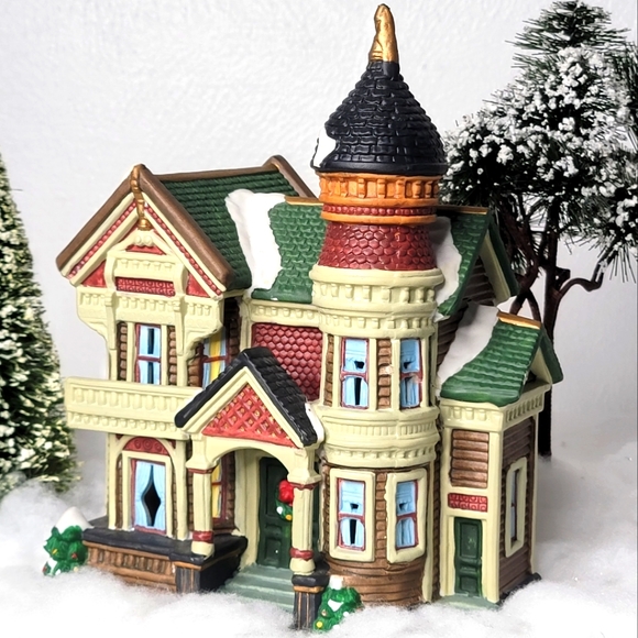 Dickens Collectables Other - Dickens Collectables 1995 Towne Series Christmas / Holiday Porcelain House